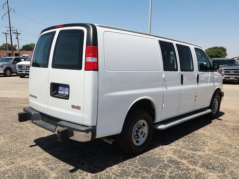 Used 2024 GMC Savana 2500 w/ Driver Convenience Package RWD image 3