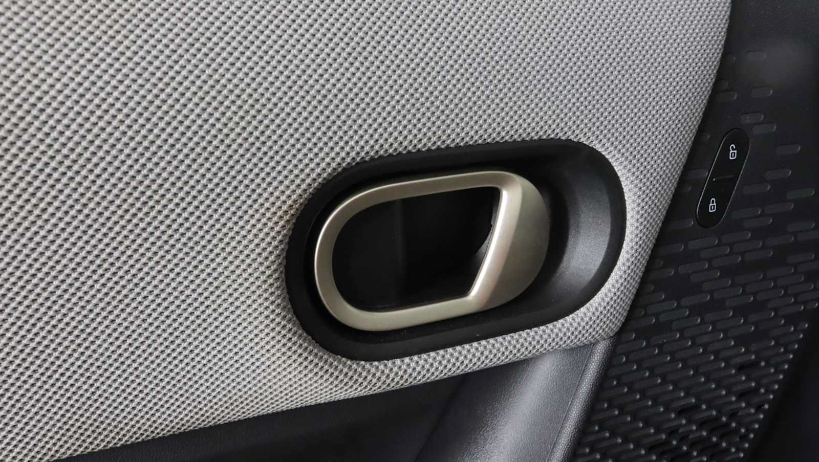 Used 2026 MINI Cooper 4-Door Hardtop FWD image 16