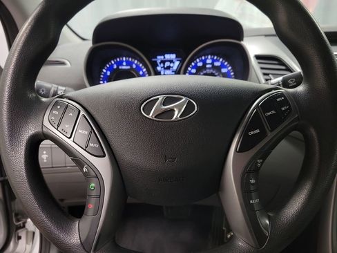 Used 2014 Hyundai Elantra SE w/ Option Group 02 FWD image 19