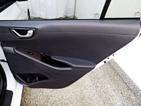 Used 2019 Hyundai Ioniq Blue FWD image 12