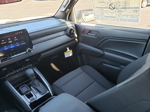 New 2026 Chevrolet Colorado W/T image 30