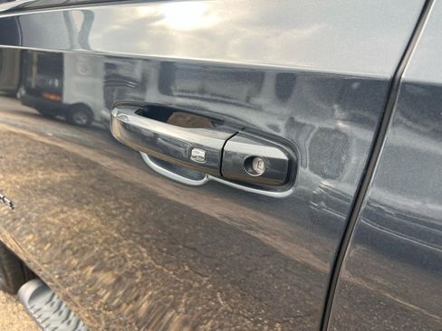 Used 2022 Chevrolet Tahoe Z71 image 10