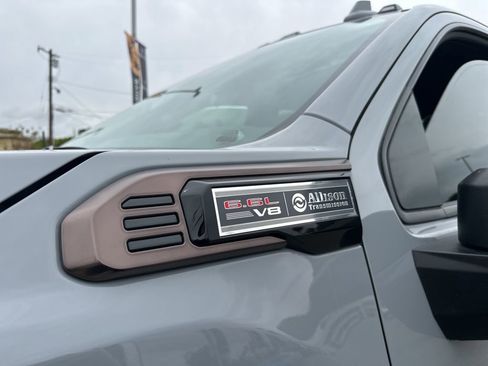 Used 2025 GMC Sierra 2500 AT4X image 8