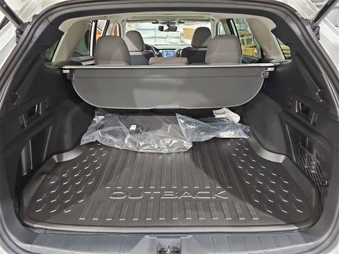 Certified 2025 Subaru Outback Premium w/ Popular Package #1A image 12