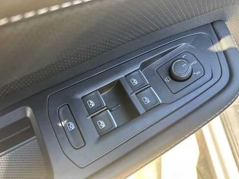 New 2026 Volkswagen Atlas Cross Sport SEL Premium R-Line image 11