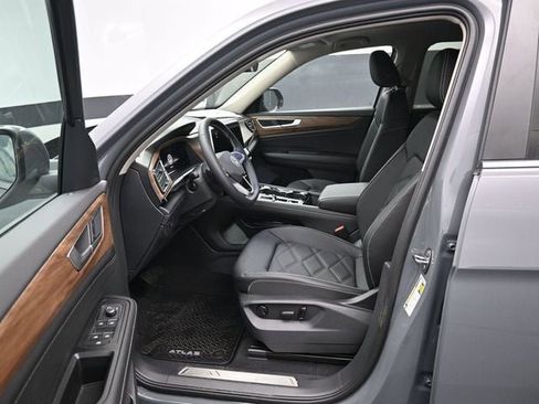New 2026 Volkswagen Atlas SE image 9