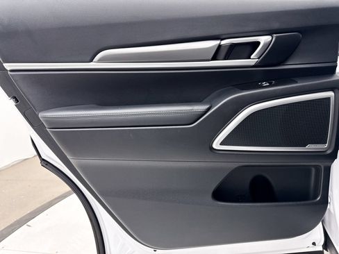 Used 2022 Kia Telluride S FWD image 34