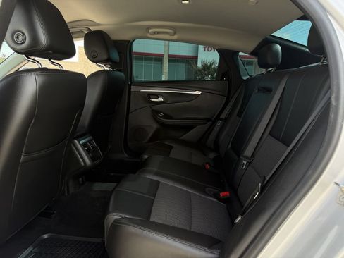 Used 2018 Chevrolet Impala LT FWD image 27