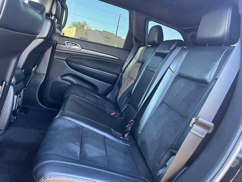 Used 2018 Jeep Grand Cherokee Altitude image 29