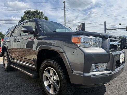 Used 2011 Toyota 4Runner SR5 w/ Premium Pkg w/Leather AWD/4WD image 4