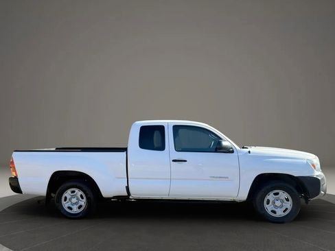 Used 2015 Toyota Tacoma 2WD Access Cab w/ Convenience Package image 13