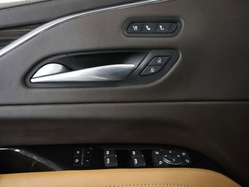 Used 2022 Cadillac Escalade ESV Premium Luxury image 22