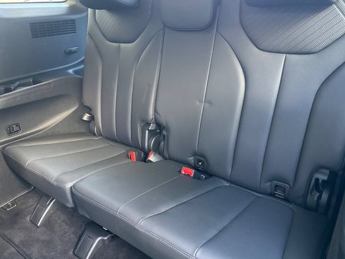 Used 2024 Hyundai Palisade SEL FWD image 16