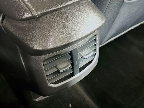 Used 2014 Ford Fusion SE image 23