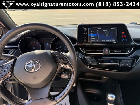 Used 2018 Toyota C-HR XLE image 20