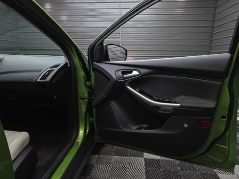 Used 2018 Ford Focus Titanium FWD image 14