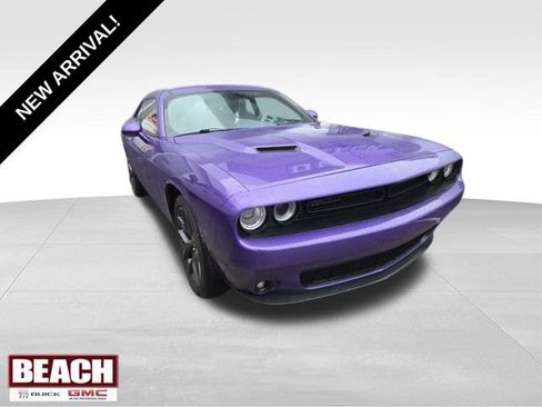 Used 2023 Dodge Challenger SXT w/ Plus Package image 1