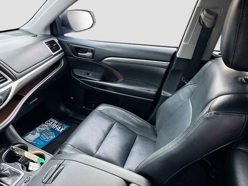 Used 2019 Toyota Highlander Limited Platinum image 26