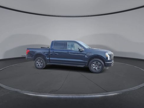 Used 2022 Ford F150 Lightning Lariat image 9