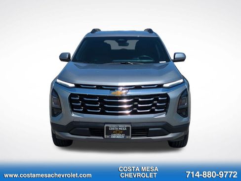 Used 2025 Chevrolet Equinox LT w/ Convenience Package II FWD image 2