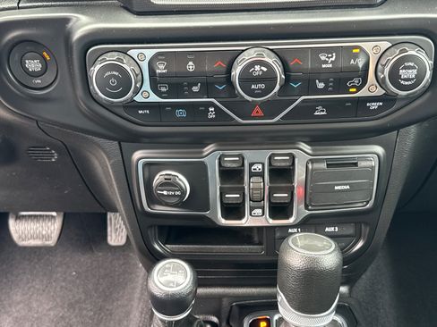 Used 2023 Jeep Wrangler Unlimited w/ Cold Weather Group AWD/4WD image 13