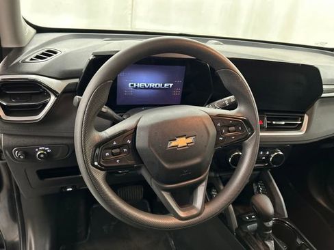 Used 2025 Chevrolet TrailBlazer LT AWD/4WD image 7