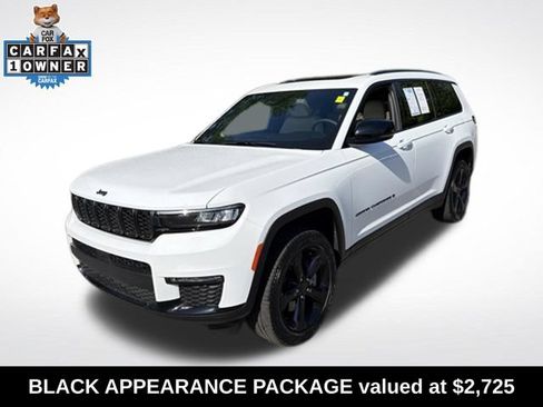 Used 2025 Jeep Grand Cherokee L Limited w/ Black Appearance Package AWD/4WD image 3