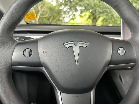 Used 2022 Tesla Model Y Performance image 25