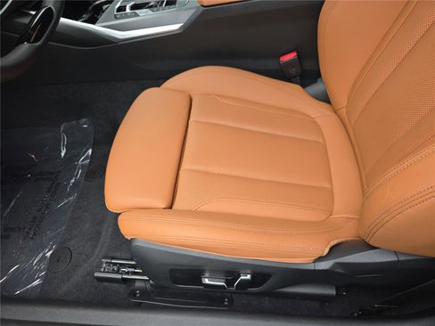 Used 2025 BMW 230i Coupe RWD image 11