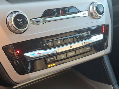 Certified 2023 Ford Explorer XLT image 25