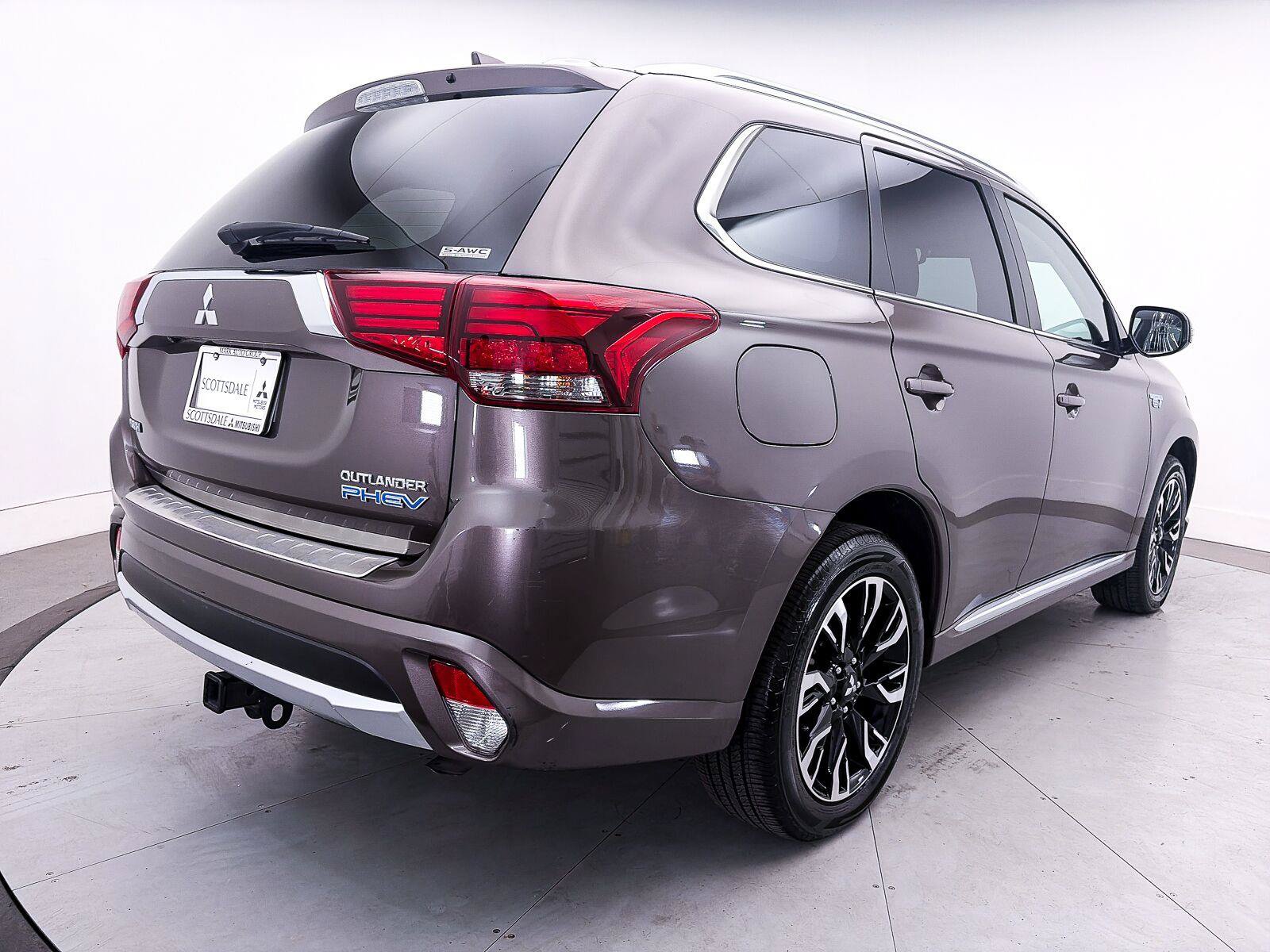 Used 2018 Mitsubishi Outlander SEL AWD/4WD image 9