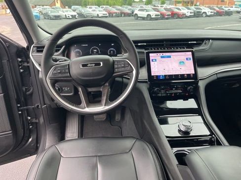 Used 2023 Jeep Grand Cherokee Limited RWD image 15