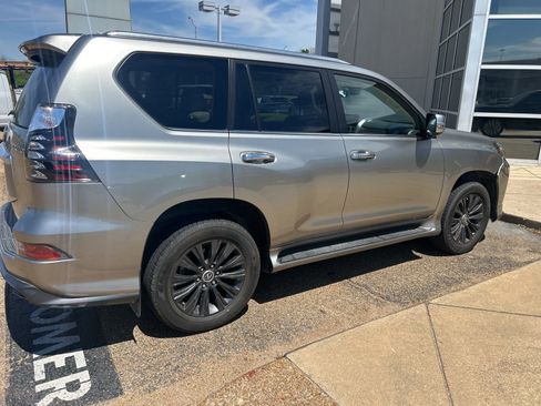 Used 2023 Lexus GX 460 Premium image 4