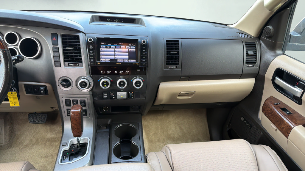 Used 2010 Toyota Sequoia Platinum AWD/4WD image 14
