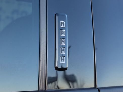 Used 2021 Ford F250 Lariat image 4