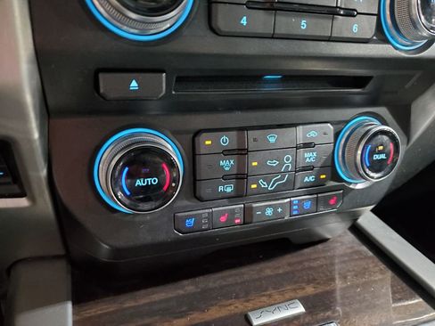 Used 2017 Ford F250 Platinum w/ Platinum Ultimate Package image 37