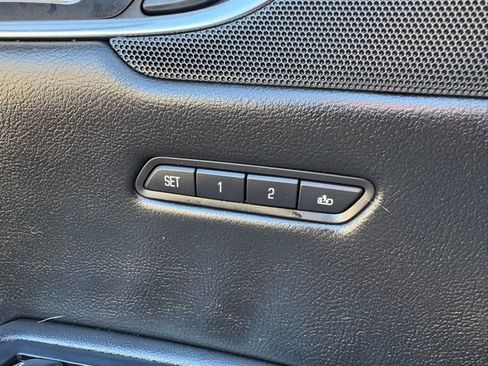 Used 2017 Cadillac XT5 Luxury image 25