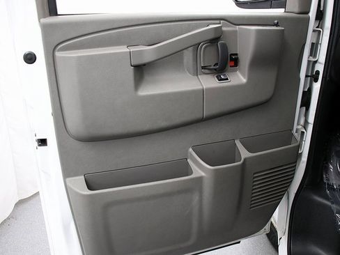 Used 2020 Chevrolet Express 2500 LS w/ Driver Convenience Package image 19