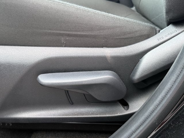 Certified 2025 Toyota RAV4 LE AWD/4WD image 27
