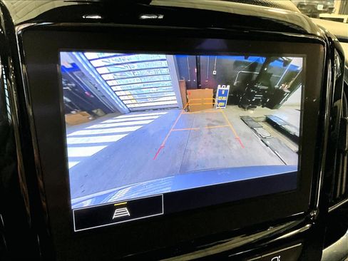 Used 2023 Chevrolet Traverse LT image 20