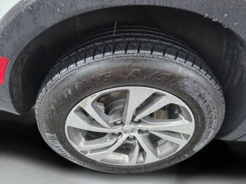Used 2023 Buick Envision Essence FWD image 33