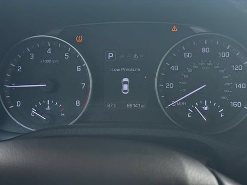 Used 2017 Hyundai Elantra Value Edition FWD image 25