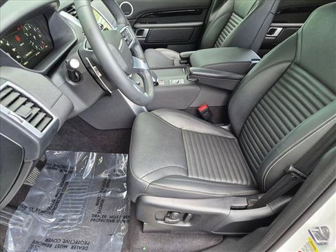 Certified 2025 Land Rover Discovery S AWD/4WD image 17
