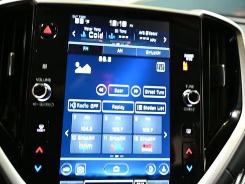 Used 2025 Subaru Ascent Premium image 31