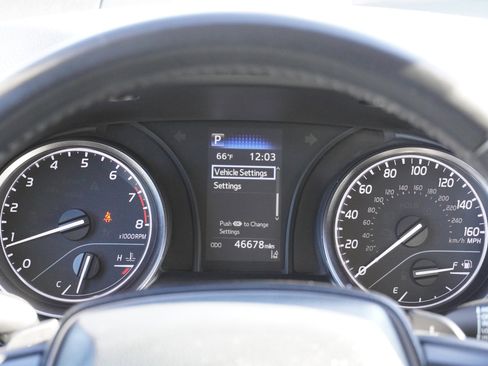 Used 2024 Toyota Camry SE image 30