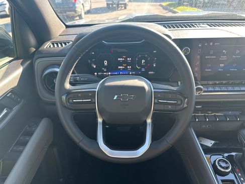 Used 2024 Chevrolet Colorado ZR2 w/ Technology Package image 17