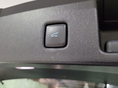 Used 2025 Ford Escape Platinum image 52