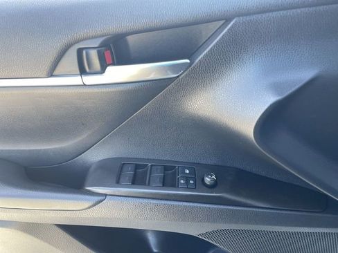 Used 2022 Toyota Camry SE image 20