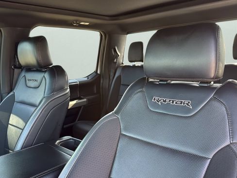 Used 2019 Ford F150 Raptor w/ Equipment Group 802A Luxury AWD/4WD image 9