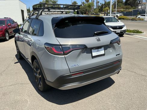 Used 2025 Honda HR-V Sport image 3